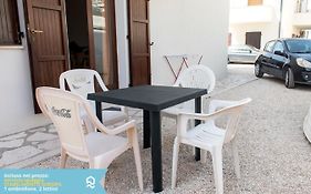 RS317 - Marcelli, bilocale in residence fronte mare